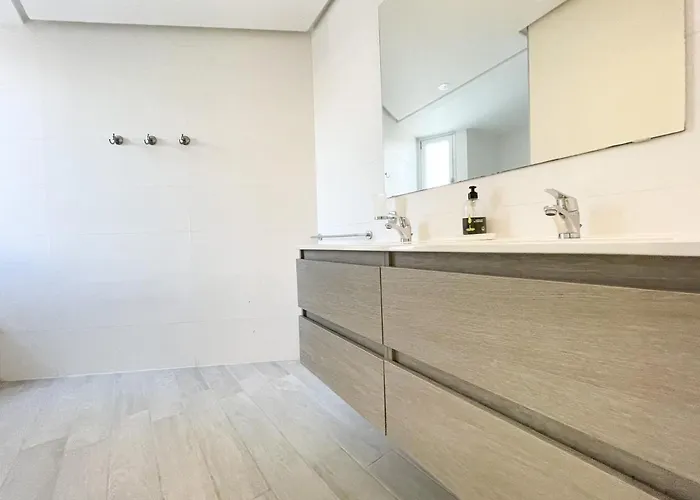 3-bed Flat, Ocean Garden, Heated Pool, Parking, Pp207 Apartment