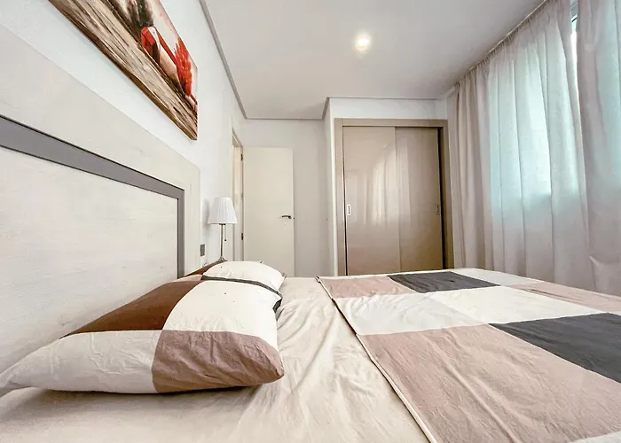 3-bed Flat, Ocean Garden, Heated Pool, Parking, Pp207