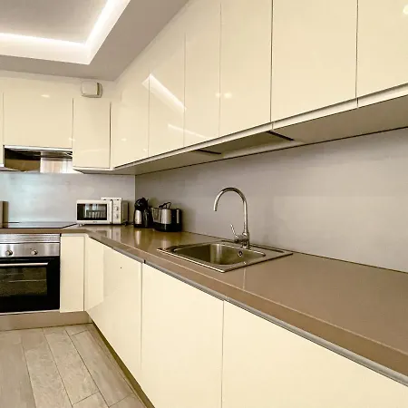 3-bed Flat, Ocean Garden, Heated Pool Parking * Costa Adeje (Tenerife)
