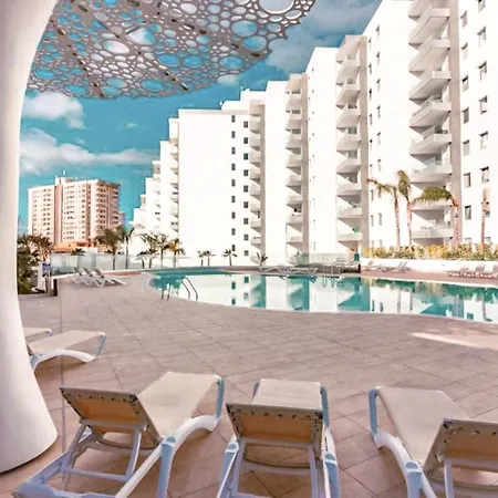 3-bed Flat, Ocean Garden, Heated Pool, Parking, Pp207 Appartement *