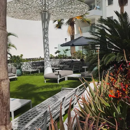 Apartamento 3 Bedroom Ocean Garden Apartment, Heated Pool & Parking, Pp207